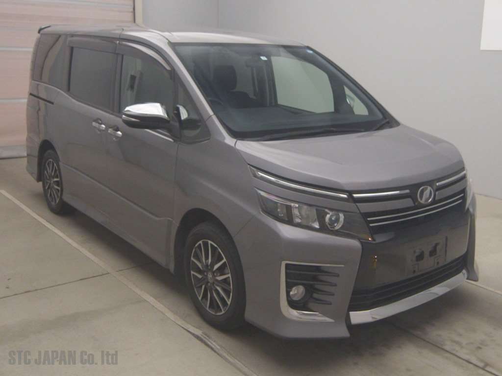 Toyota Voxy  2000cc Image