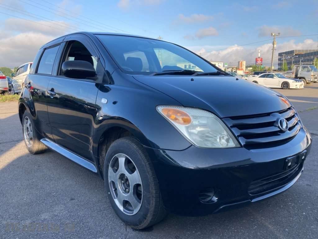 Toyota IST 2004 1500 Image
