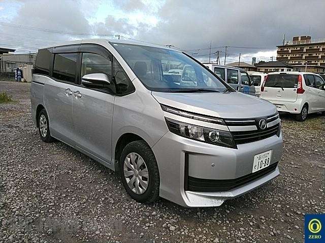 Toyota Voxy   2000CC Image