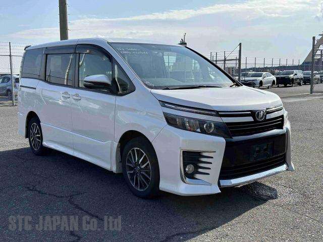 Buy Japanese Toyota Voxy  At STC Japan