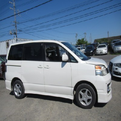 Buy Japanese Toyota Voxy At STC Japan