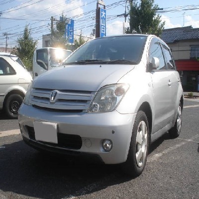 Buy Japanese Toyota IST At STC Japan