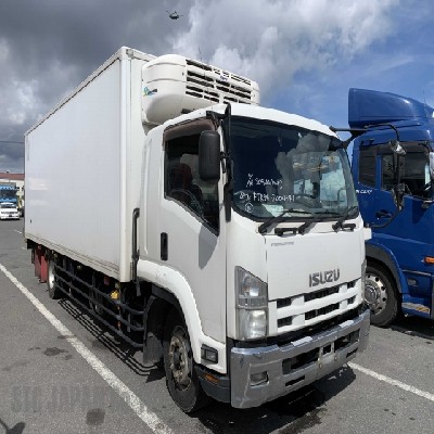 Buy Japanese Isuzu Forward Refrigerator Truck At STC Japan
