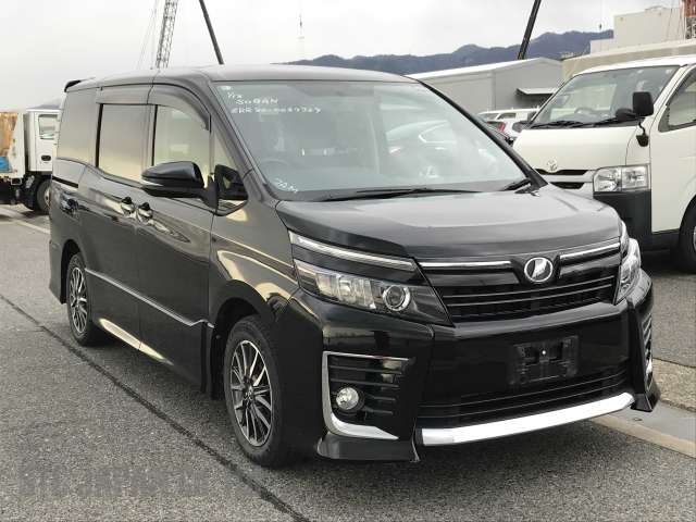 Toyota Voxy   2000 CC Image
