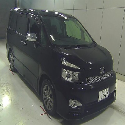 Toyota Voxy  2000 Image